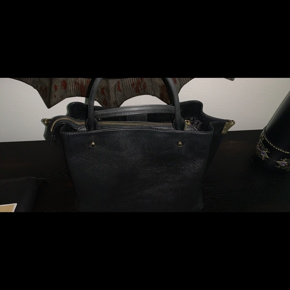 Michael kors  mid size purse 👜 - Picture 6 of 6